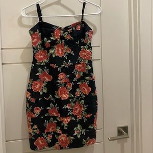 Aritiziq Talula Floral Dress size M excellent condition bodycon dress
